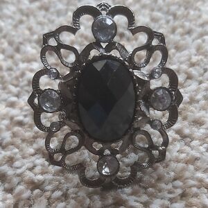 Vintage-Inspired Black Stone Filigree Ring